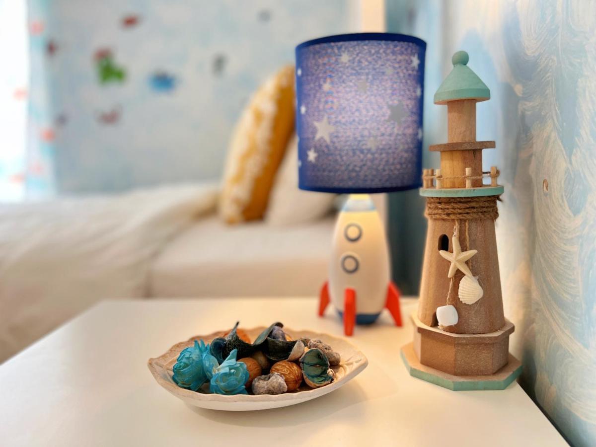 Cozy Fairytal Garden Apartment, Family Friendly, Free Parking, 15 Min To Airport Athena Bagian luar foto