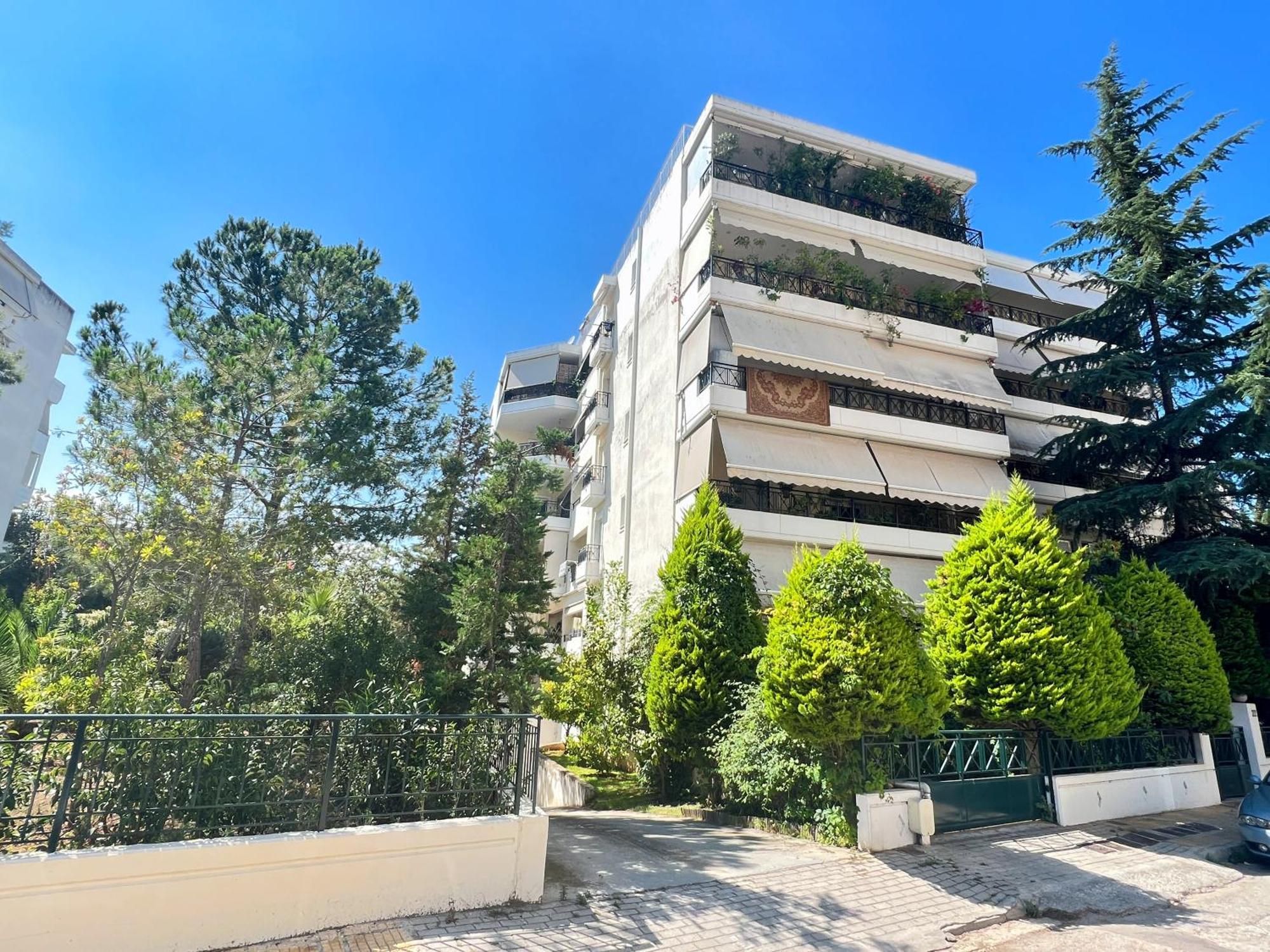 Cozy Fairytal Garden Apartment, Family Friendly, Free Parking, 15 Min To Airport Athena Bagian luar foto